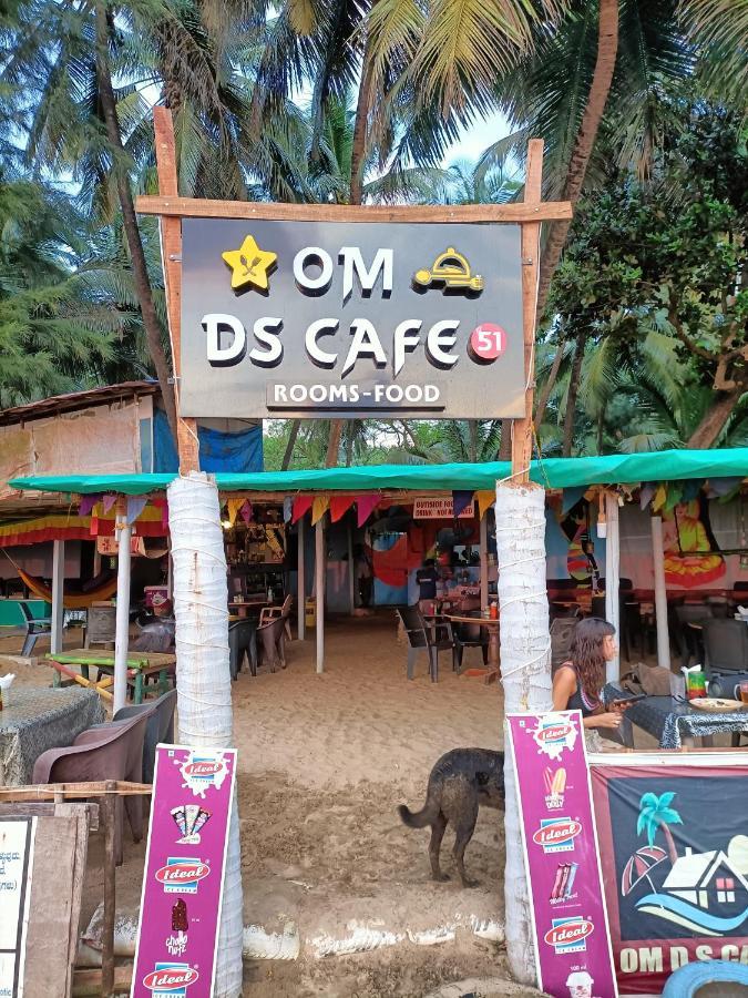Om D S Cafe 51 & Beach Stay Гокарна Екстериор снимка